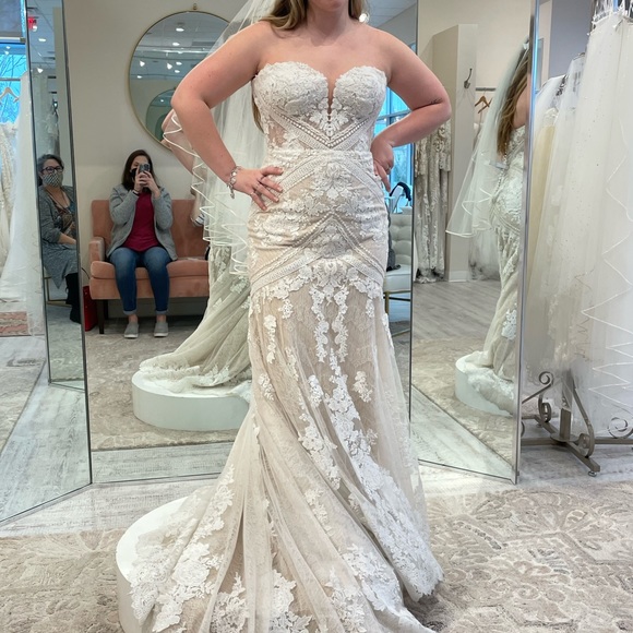 Wedding Dress - Picture 5 of 7